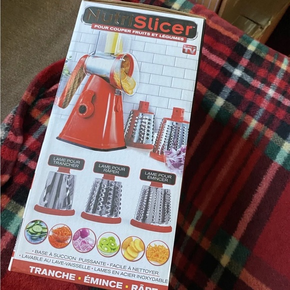 NutriSlicer Vegetable & Fruit Slicer - Picture 2 of 4